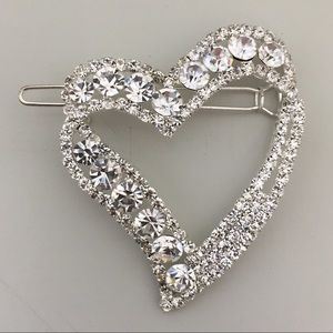 Heart-shaped crystal hairclip